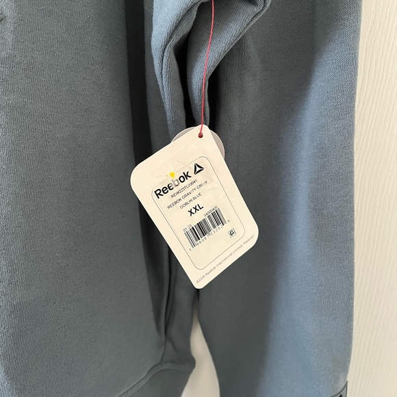 Reebok Women's Blue Crewneck Sweater - Picture 4 of 4